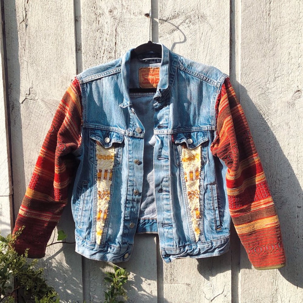LAST CHANCE ! Levi's Upcycled Patchwork Denim Boho Fringe Jacket - Picture 3 of 7